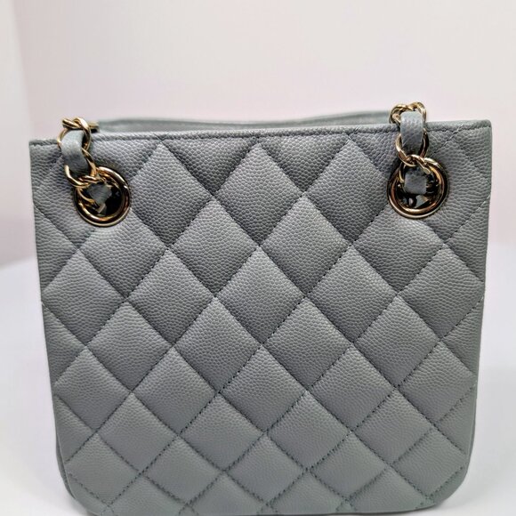 Chanel Rare Light Grey Quilted Caviar Leather Small Bucket Drawstring Bag - Picture 4 of 16
